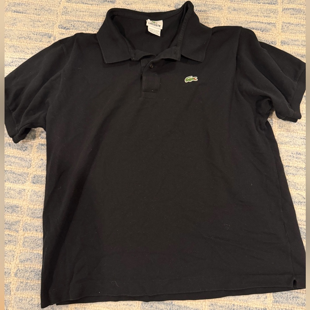 Lacoste Polo in Black with Green Logo in Men’s XL / FR size 6, gently worn